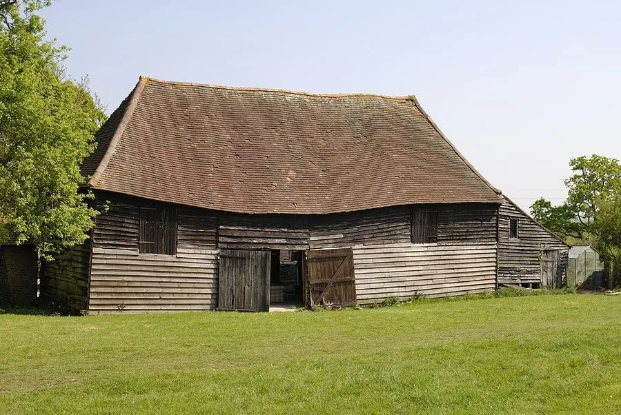 A roof sagging in the middle.
