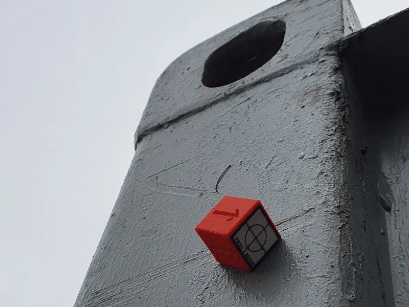 THSM20 magnetic target on the side of a steel container